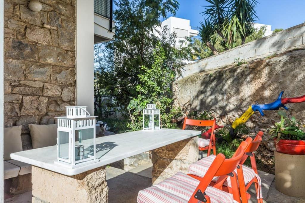 Sunny Apartment With 2 Bedrooms And Garden Глифада Экстерьер фото