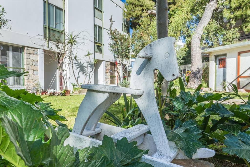 Sunny Apartment With 2 Bedrooms And Garden Глифада Экстерьер фото