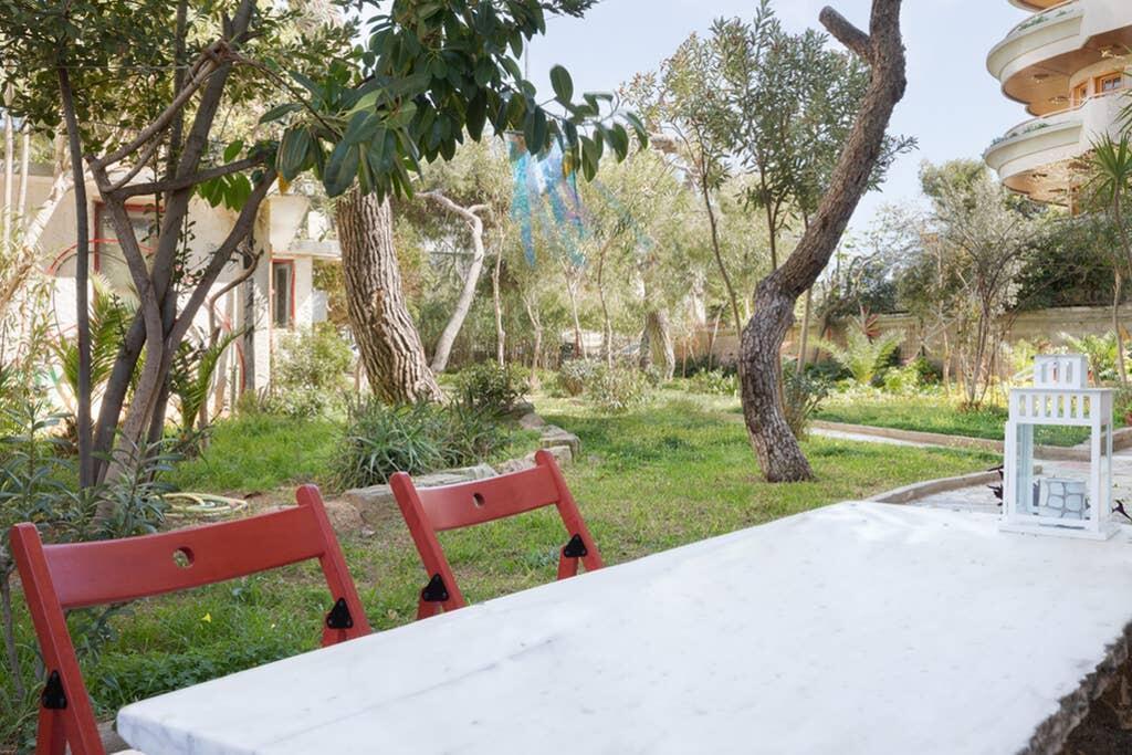 Sunny Apartment With 2 Bedrooms And Garden Глифада Экстерьер фото