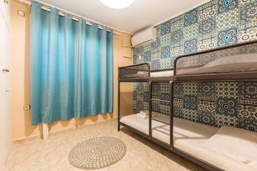 Sunny Apartment With 2 Bedrooms And Garden Глифада Экстерьер фото