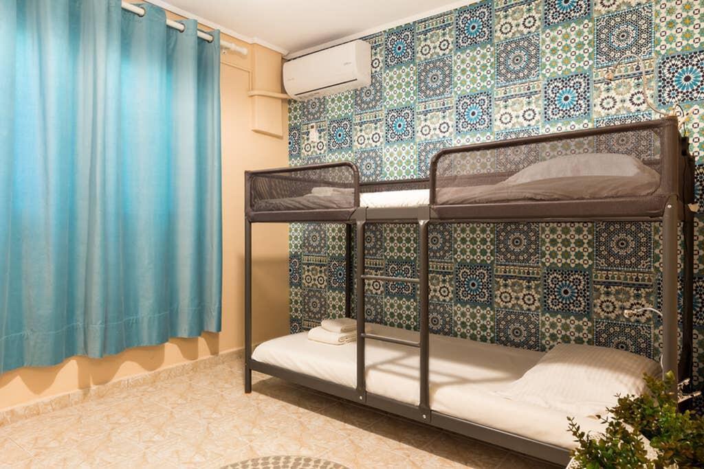 Sunny Apartment With 2 Bedrooms And Garden Глифада Экстерьер фото