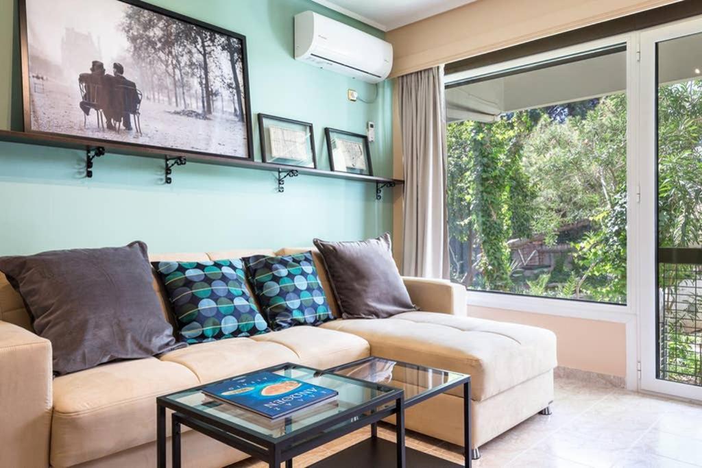 Sunny Apartment With 2 Bedrooms And Garden Глифада Экстерьер фото